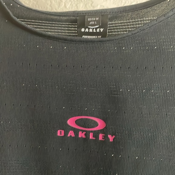 EUC Oakley Tank - Picture 2 of 3